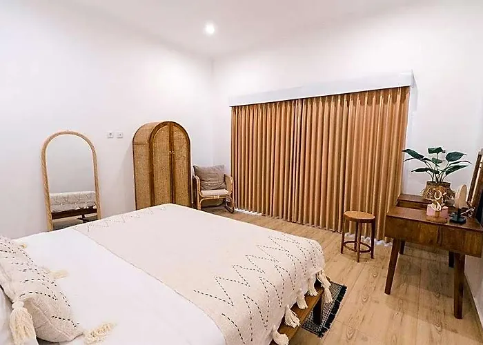 Leya & Leon Canggu - Private 3br With Pool ホテル 4*